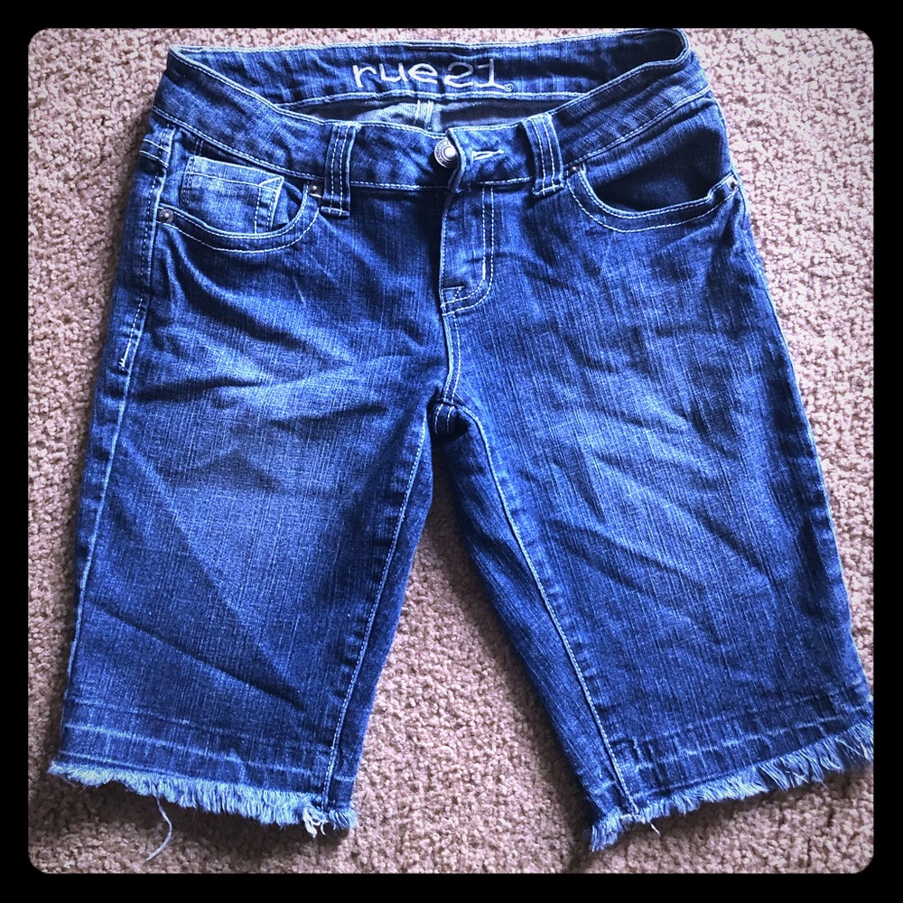 GUC Rue 21 Bermuda Cutoff Style Shorts